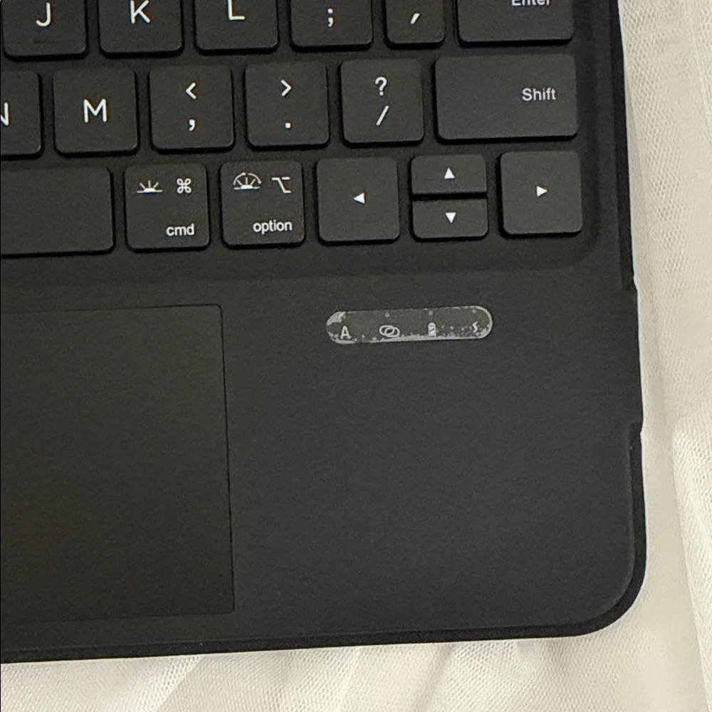 ESR IPAD CASE with Keyboard (iPad 11 Pro 1/2/3 gen)